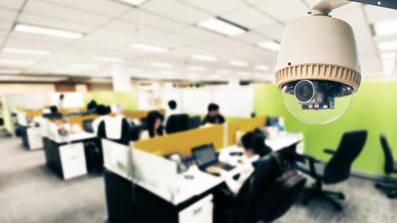 Scopri di più sull'articolo Videosorveglianza e accordo sindacale: è obbligo anche per telecamere esterne che riprendono i lavoratori